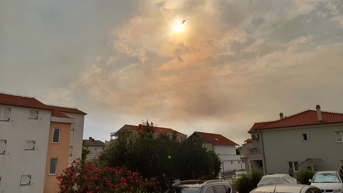 Češka k požáru v Šibeniku: Viděli jsme dým a popel, situace se zlepšuje